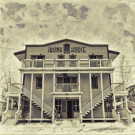 The Bunkhouse Hotel Доусън Сити Екстериор снимка