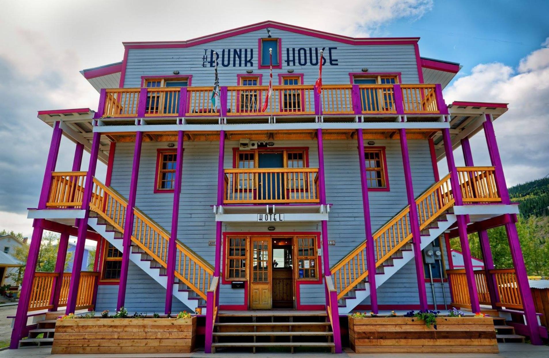 The Bunkhouse Hotel Доусън Сити Екстериор снимка